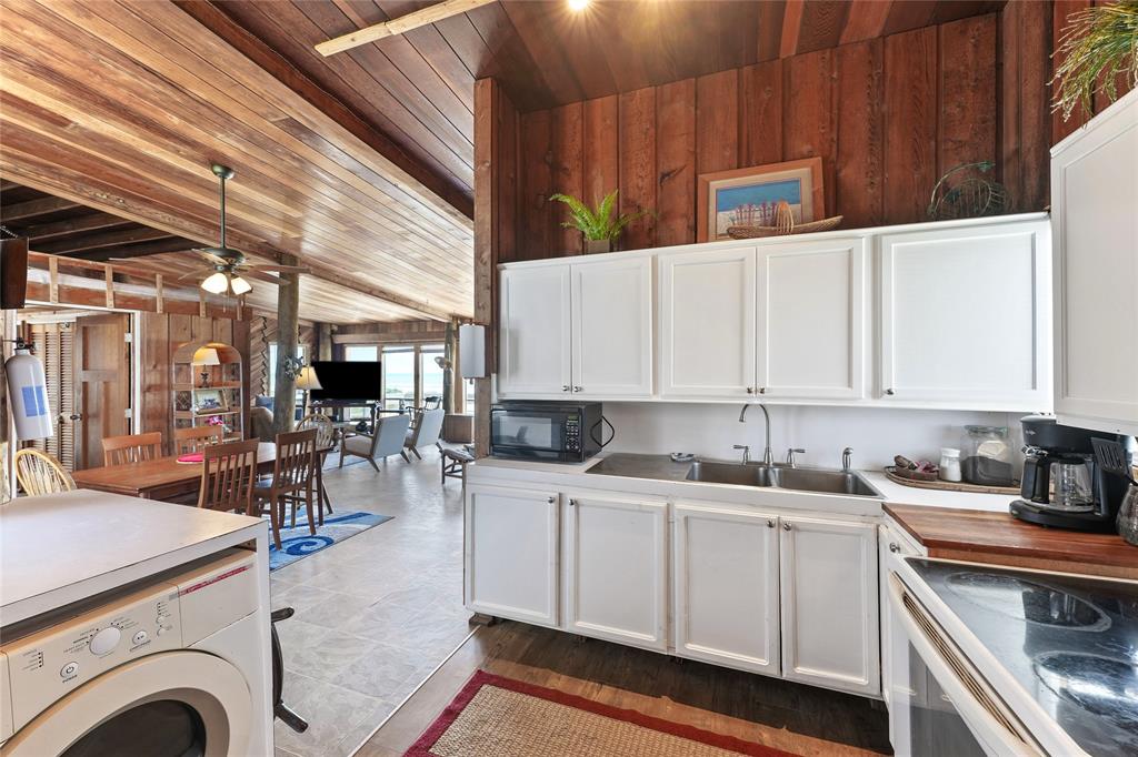 4434 Blue Water Highway, Freeport, Texas image 15