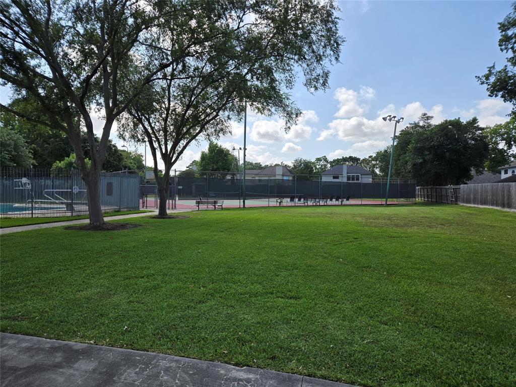 15810 Heritage Falls Drive, Friendswood, Texas image 42