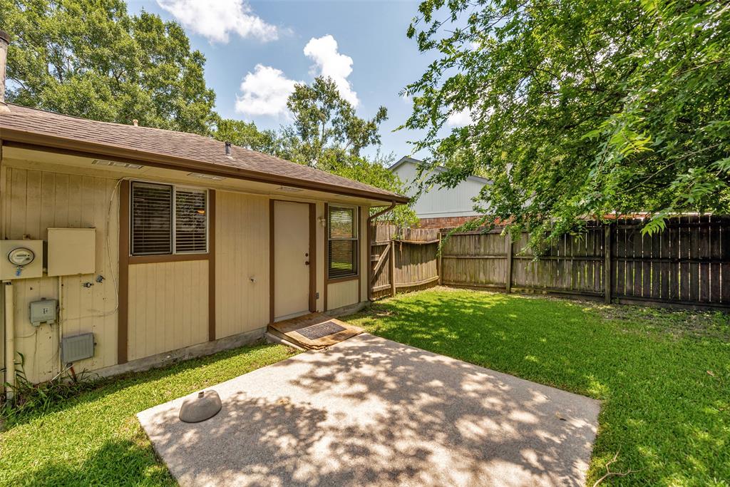 15810 Heritage Falls Drive, Friendswood, Texas image 36