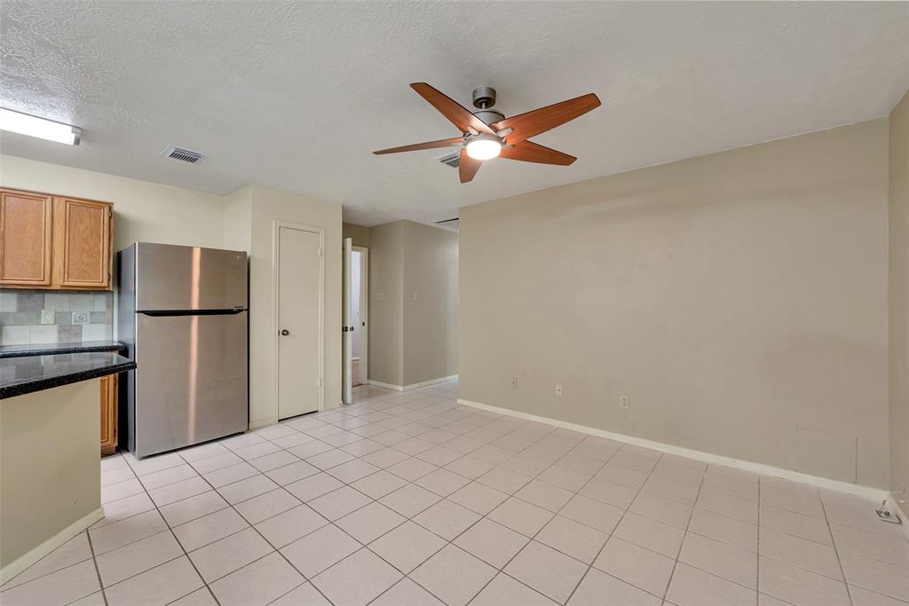 15810 Heritage Falls Drive, Friendswood, Texas image 17