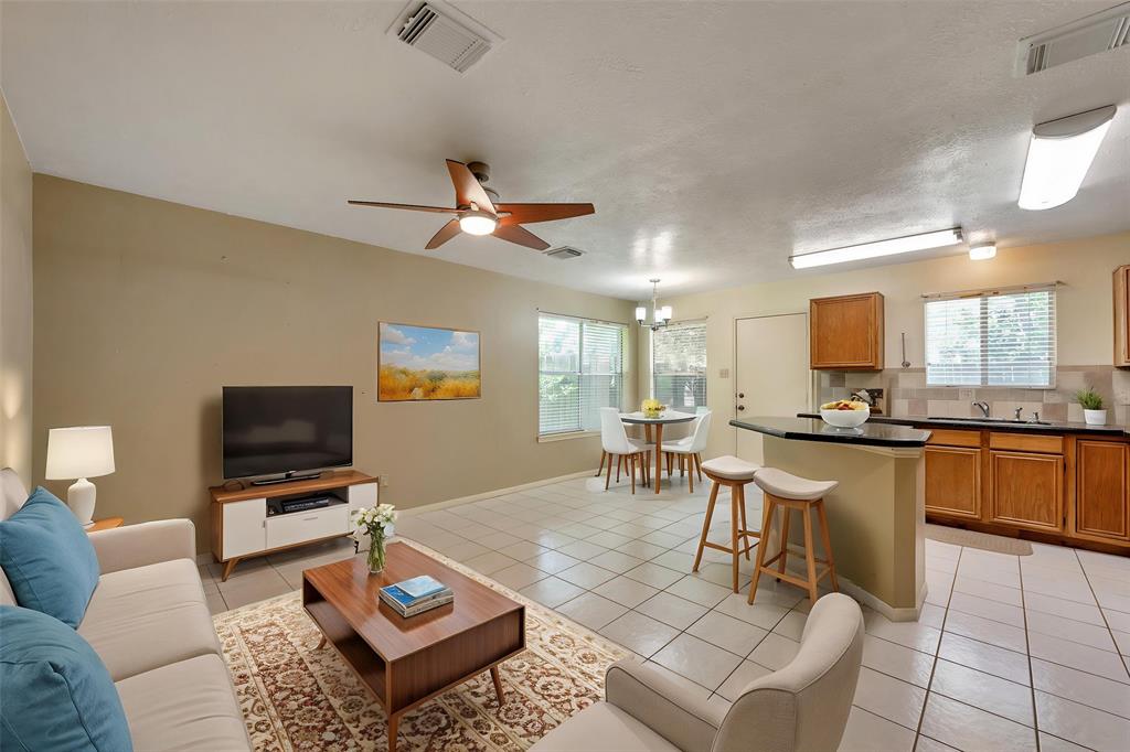 15810 Heritage Falls Drive, Friendswood, Texas image 9