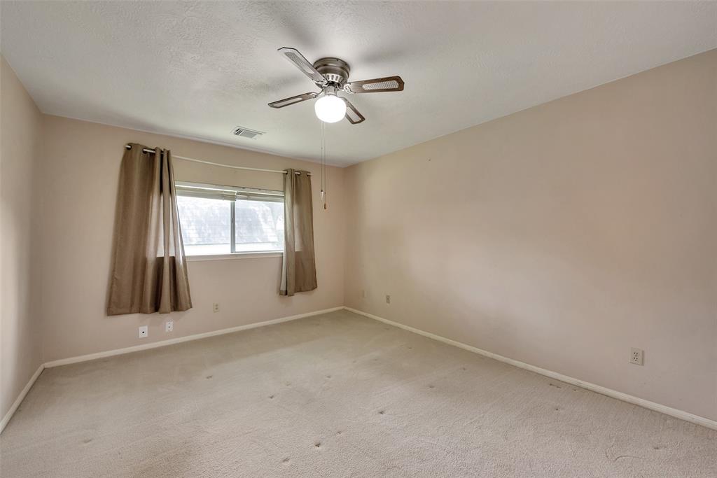 15810 Heritage Falls Drive, Friendswood, Texas image 19