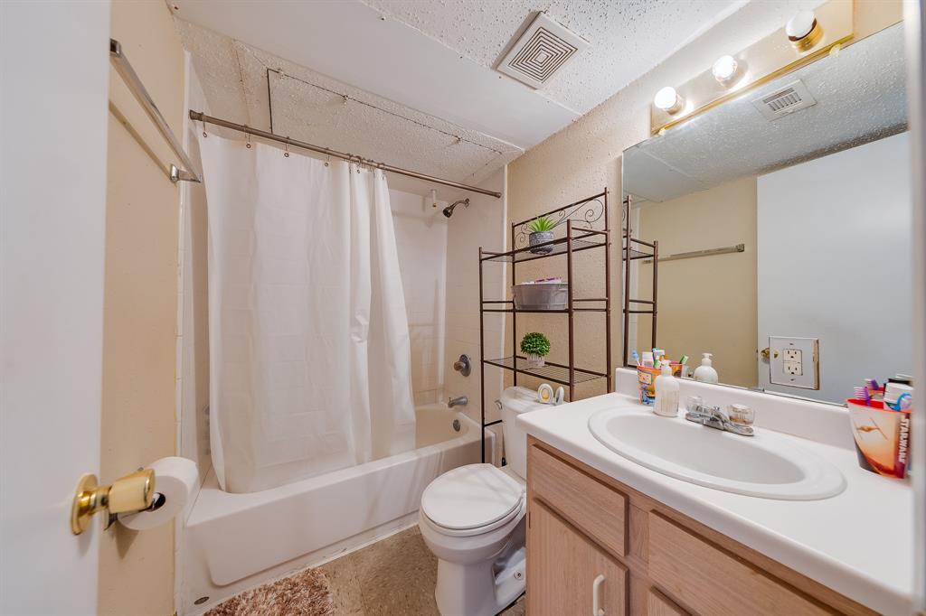 1950 Spenwick Drive #429H, Houston, Texas image 14