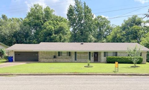 Photo of 302 Cordell Drive, Crockett, TX 75835 (MLS # 55111302)