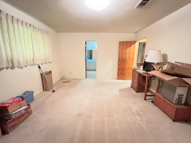 302 Cordell Drive, Crockett, Texas image 21