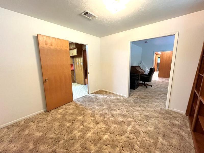 302 Cordell Drive, Crockett, Texas image 16