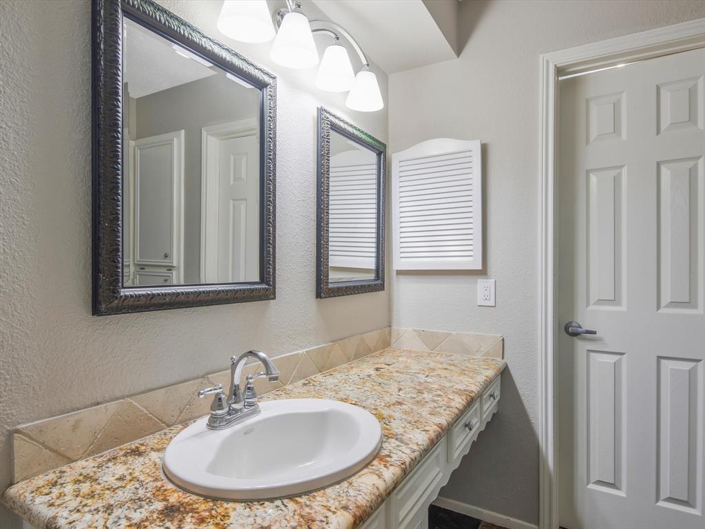 3027 Sam Houston Drive, Sugar Land, Texas image 32