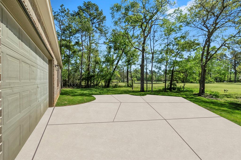 557 Hermitage Court, Conroe, Texas image 5