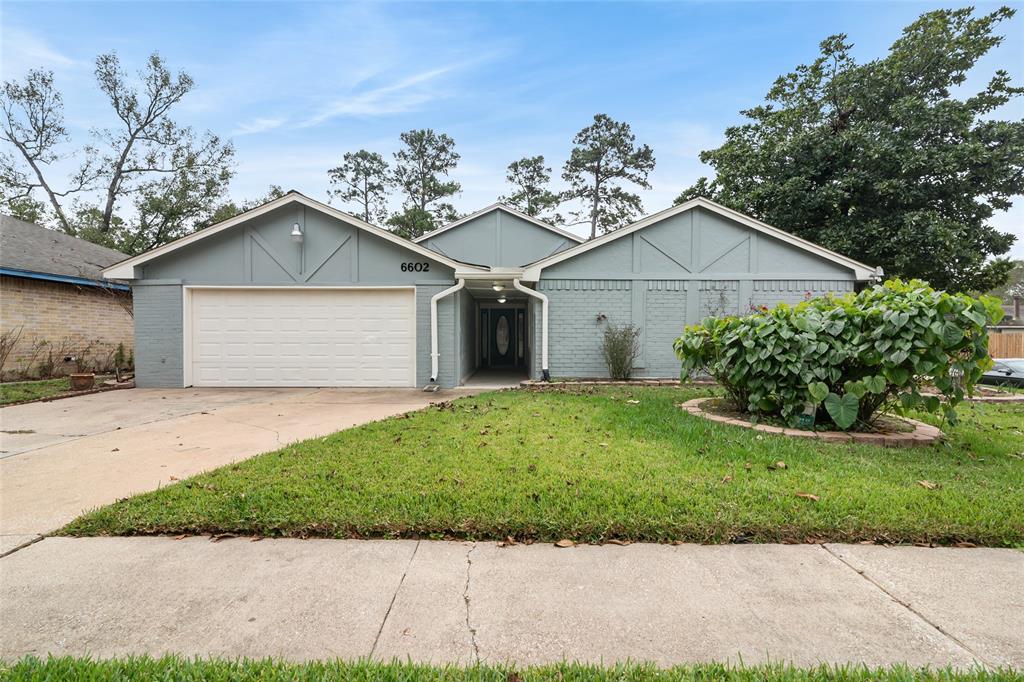6602 Lynngate Drive, Spring, Texas image 1