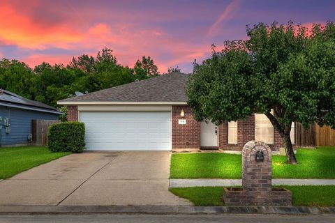 Single Family Residence in Baytown TX 3530 Red Cedar Bend.jpg