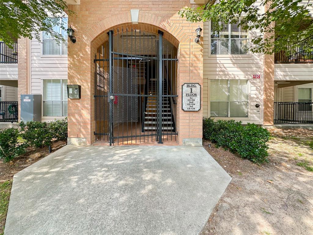 8051 Bay Branch Drive #131, The Woodlands, Texas image 3