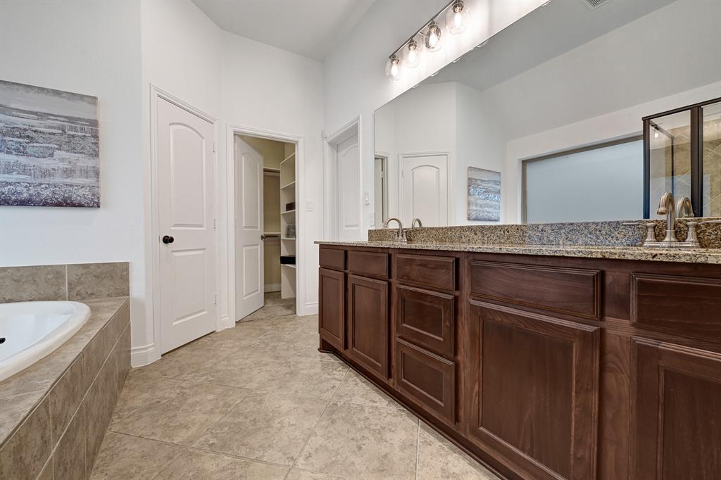 4003 N Creekmont Drive, Fresno, Texas image 20