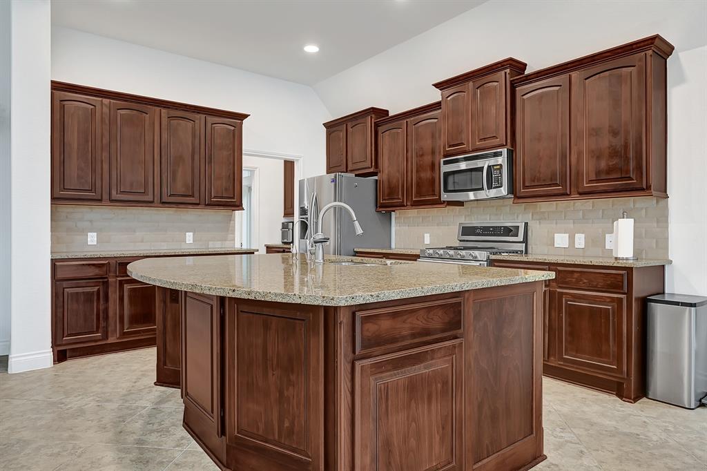 4003 N Creekmont Drive, Fresno, Texas image 11