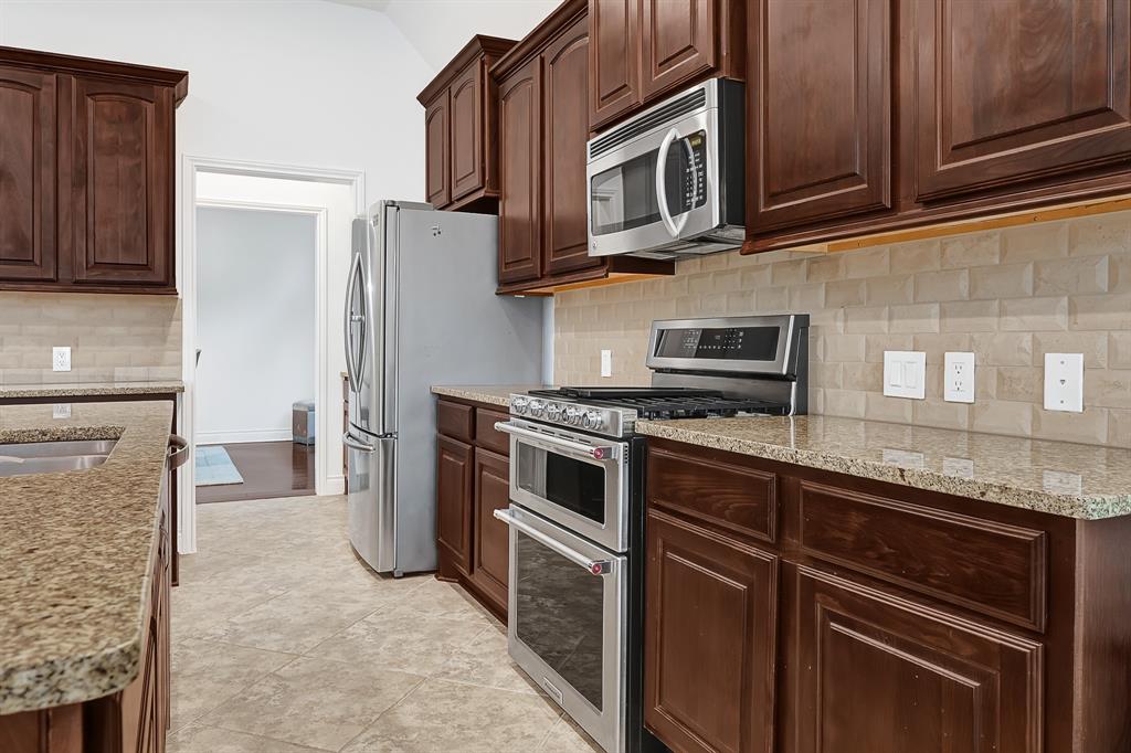4003 N Creekmont Drive, Fresno, Texas image 12