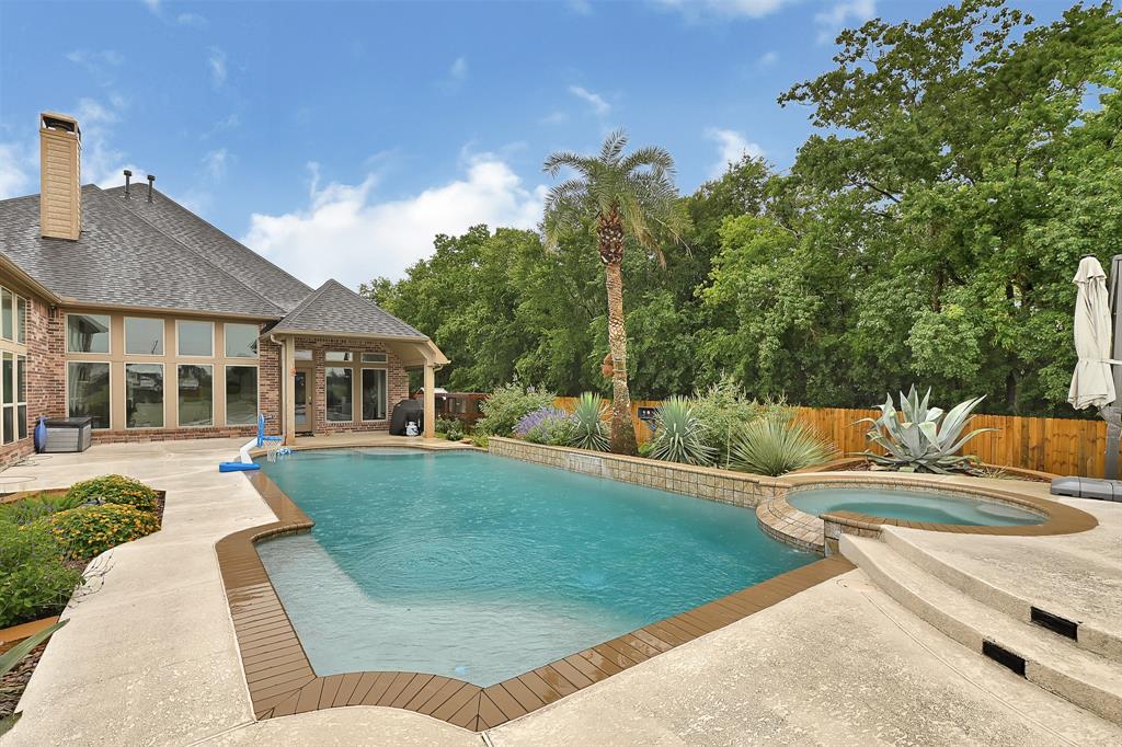 4003 N Creekmont Drive, Fresno, Texas image 4