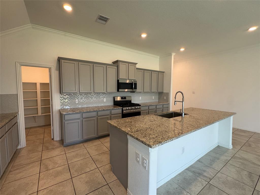 1610 Country Air Lane, Missouri City, Texas image 8