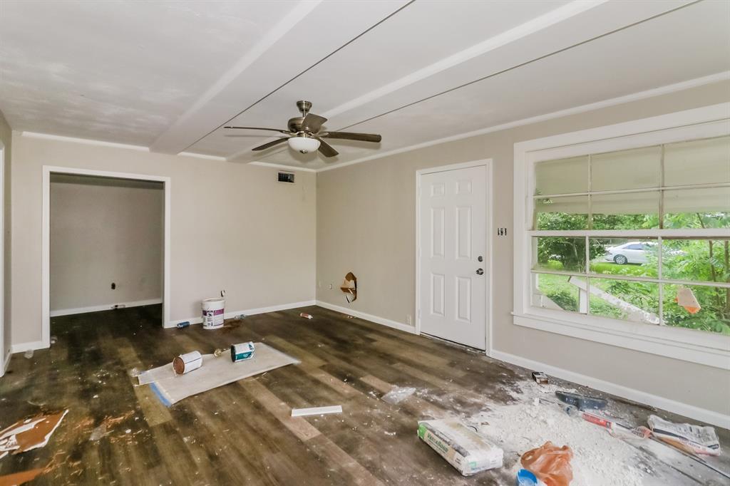 1005 Veronica Street