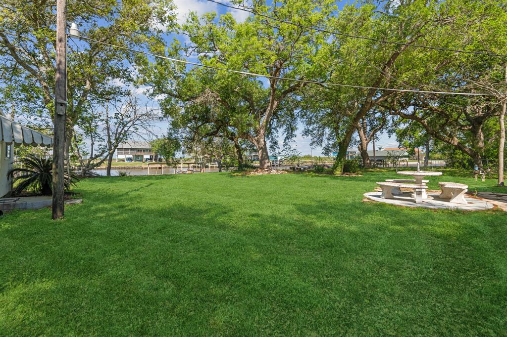 1324 County Road 297, Sargent, Texas image 18
