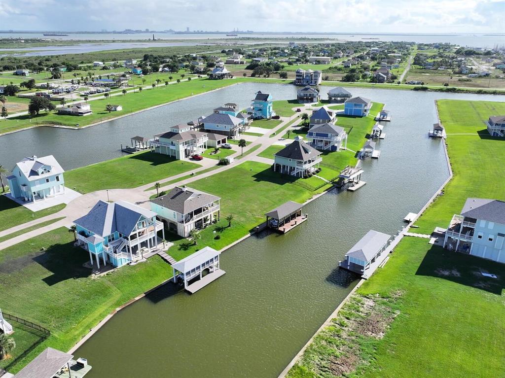 1820 Laguna Harbor Cove Boulevard, Port Bolivar, Texas image 4