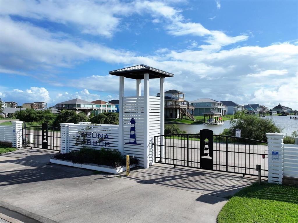 1820 Laguna Harbor Cove Boulevard, Port Bolivar, Texas image 1