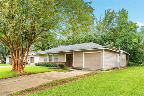 A home in Lake Jackson