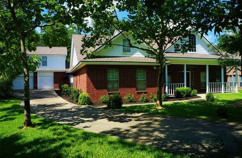 Photo of 2429 Chantilly Lane, Conroe, TX 77384 (MLS # 19524174)