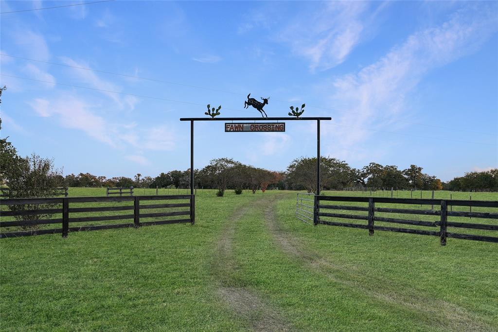 1926 Bear Creek Road, La Grange, Texas image 1