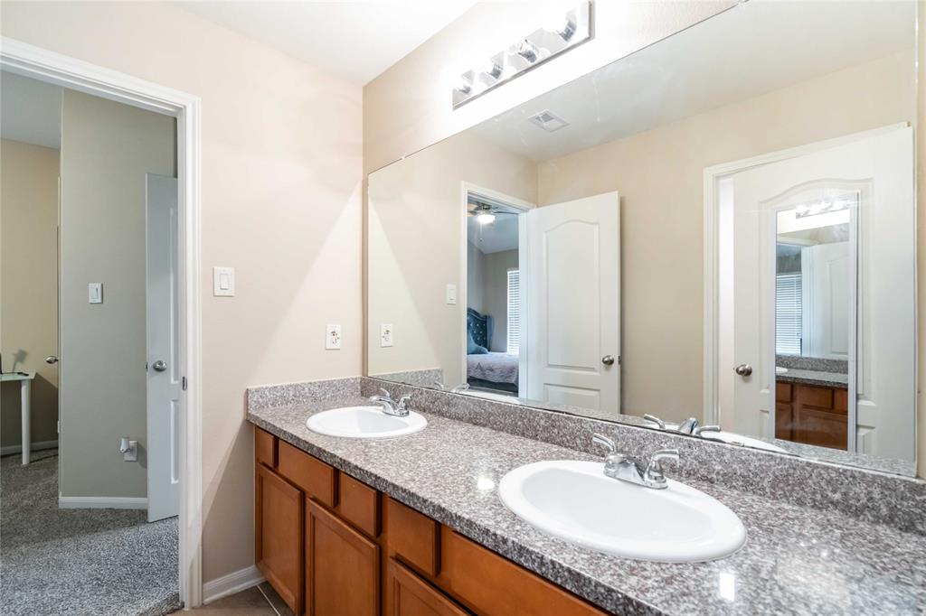 9603 Emerald Lakes Drive, Rosharon, Texas image 14