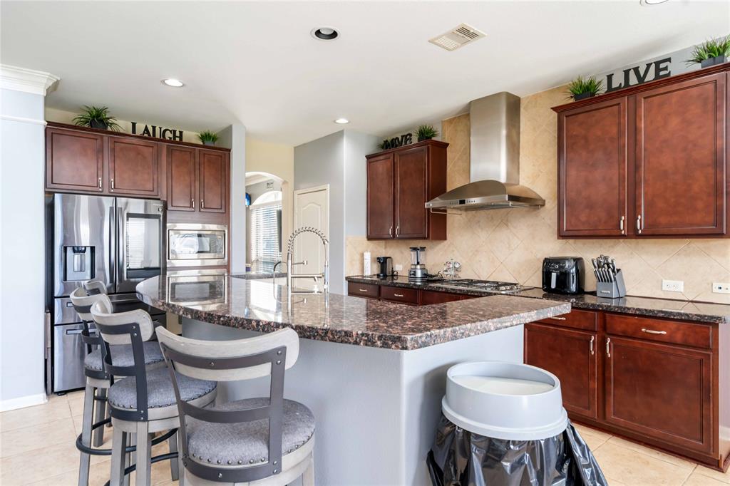 9603 Emerald Lakes Drive, Rosharon, Texas image 7