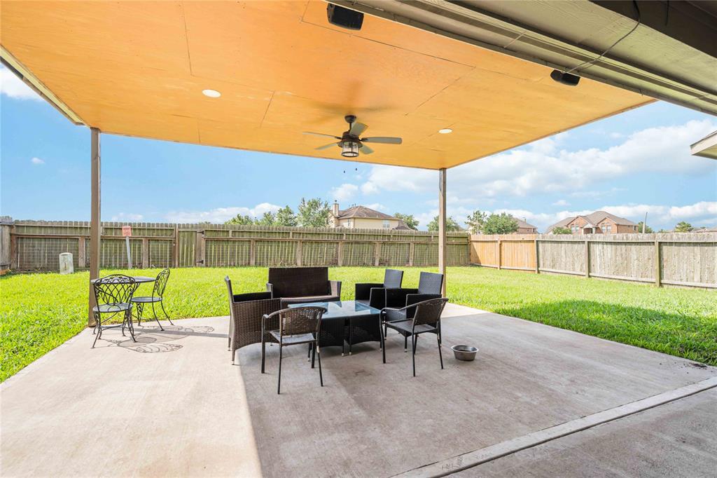 9603 Emerald Lakes Drive, Rosharon, Texas image 21