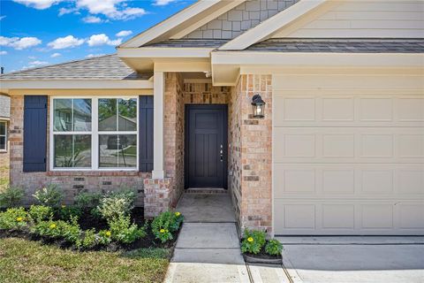 Photo of 20048 Swinley Forest Drive, Cleveland, TX 77327 (MLS # 73133077) Photo of 20048 Swinley Forest Drive, Cleveland, TX 77327 (MLS # 73133077)