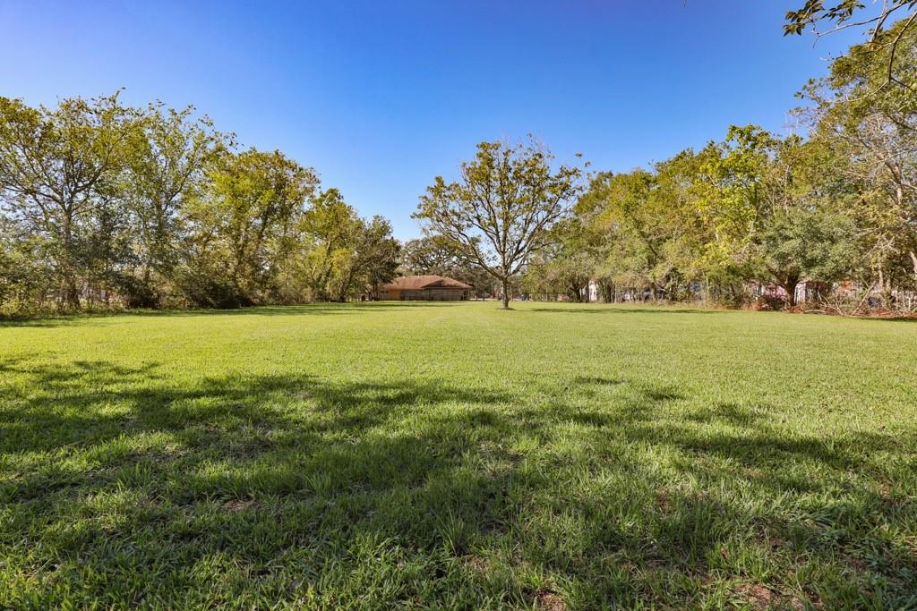 1043 S Columbia Drive, West Columbia, Texas image 35