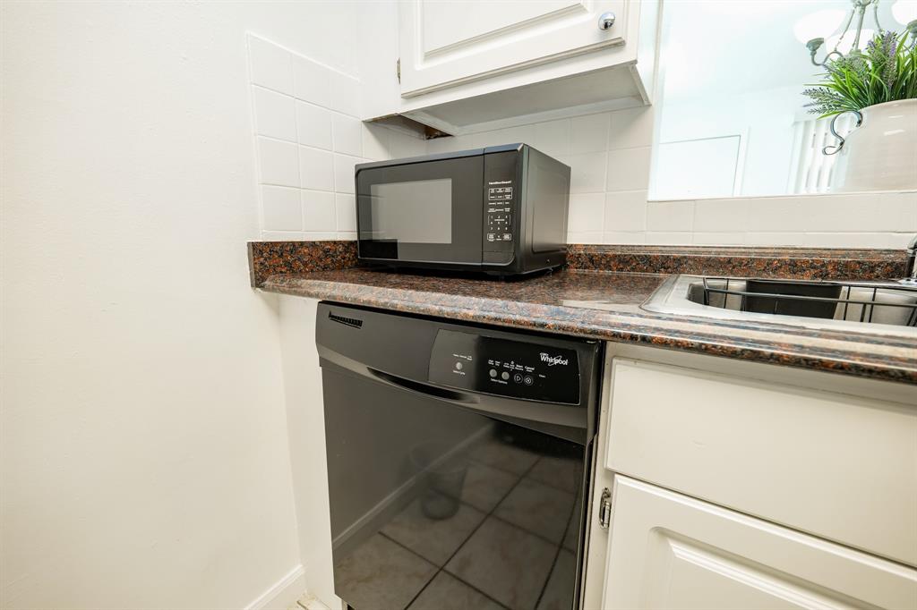 12633 Memorial Drive #14, Houston, Texas image 23