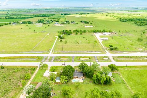 Single Family Residence in Guy TX 20108 Highway 36 34.jpg