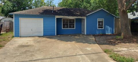 Single Family Residence in Houston TX 8157 Record Street.jpg
