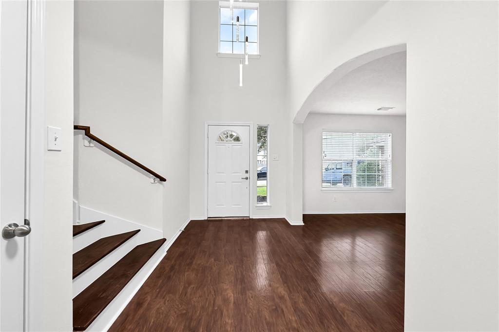 2523 Scarlet Plume Court