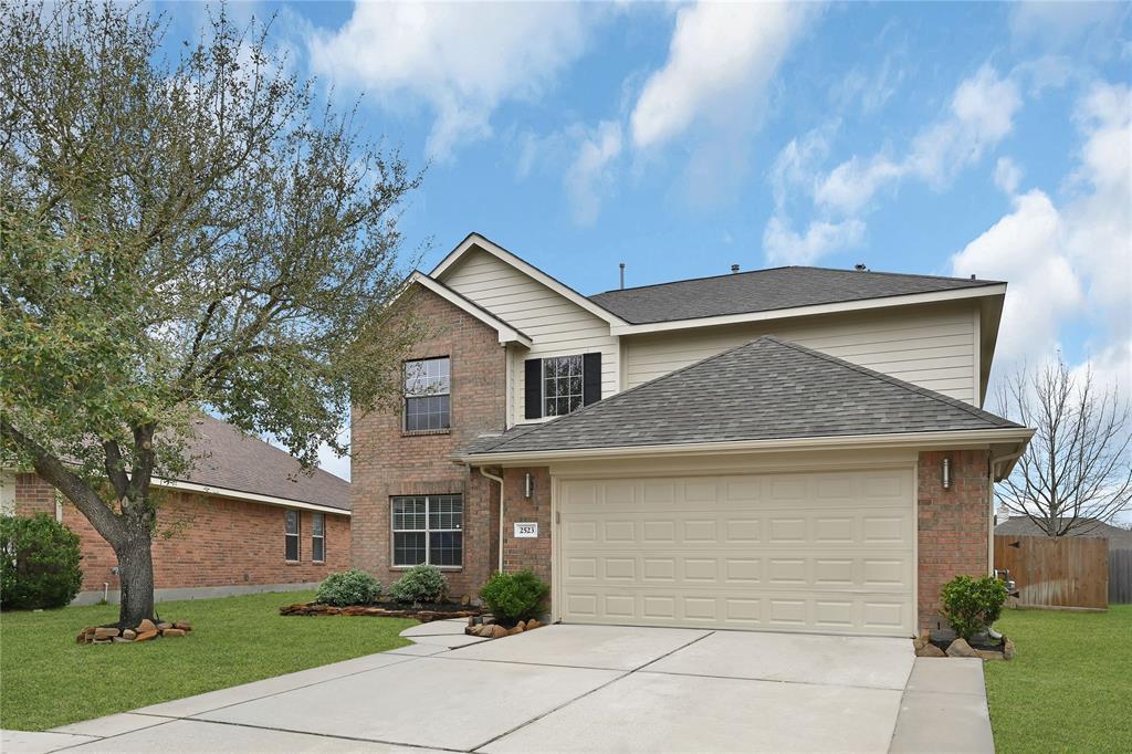 2523 Scarlet Plume Court