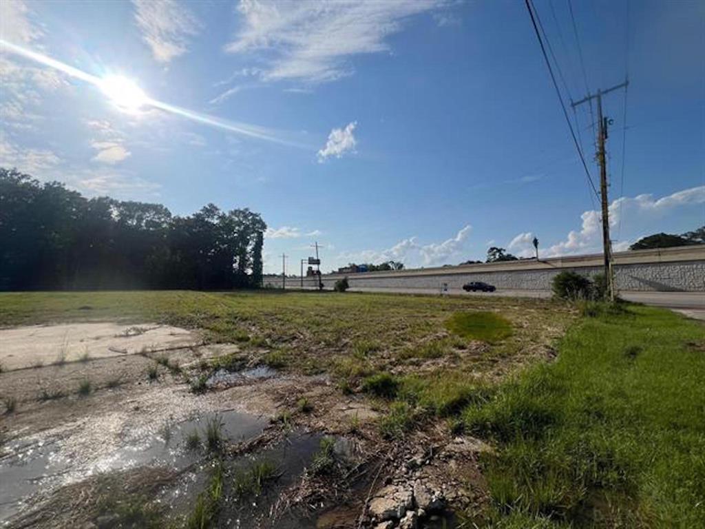 Sierra, Vidor, Texas image 6