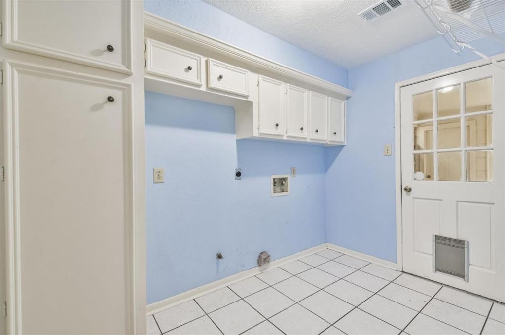17718 Surreywest Lane, Spring, Texas image 32