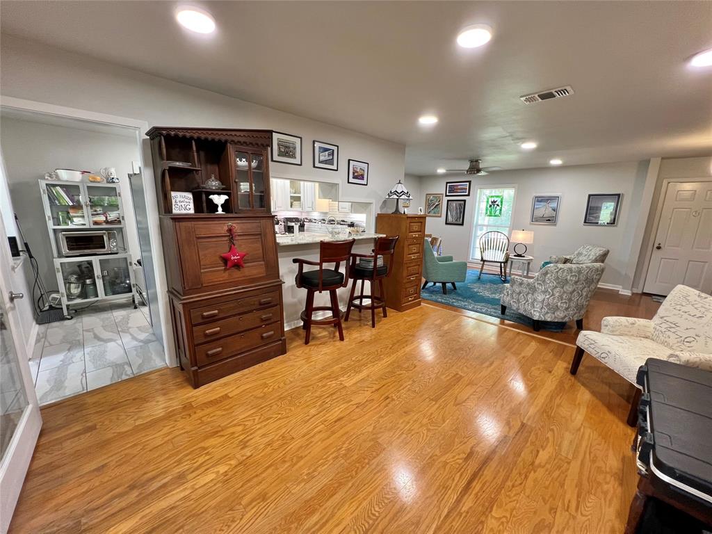 1400 Lawn Drive, Angleton, Texas image 7