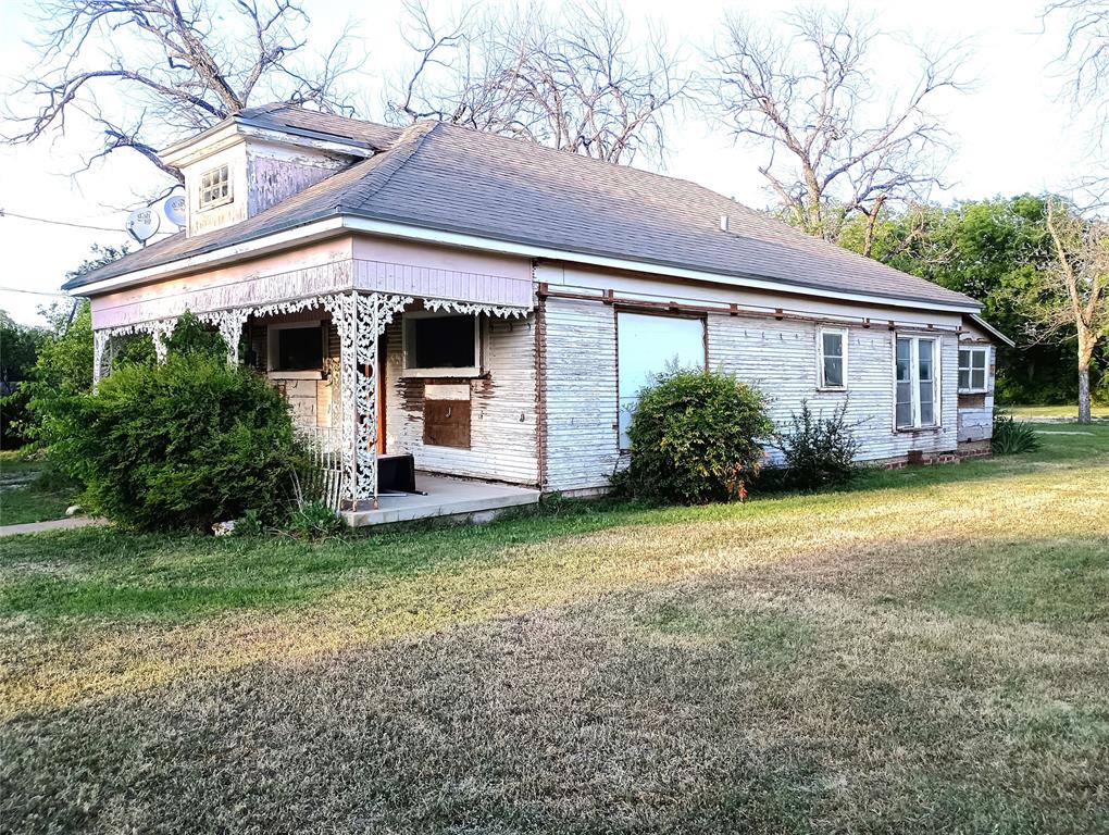 208 N Neches Street, Coleman, Texas image 1
