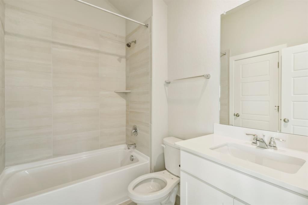 1627 Shae Oak Lane, Conroe, Texas image 35