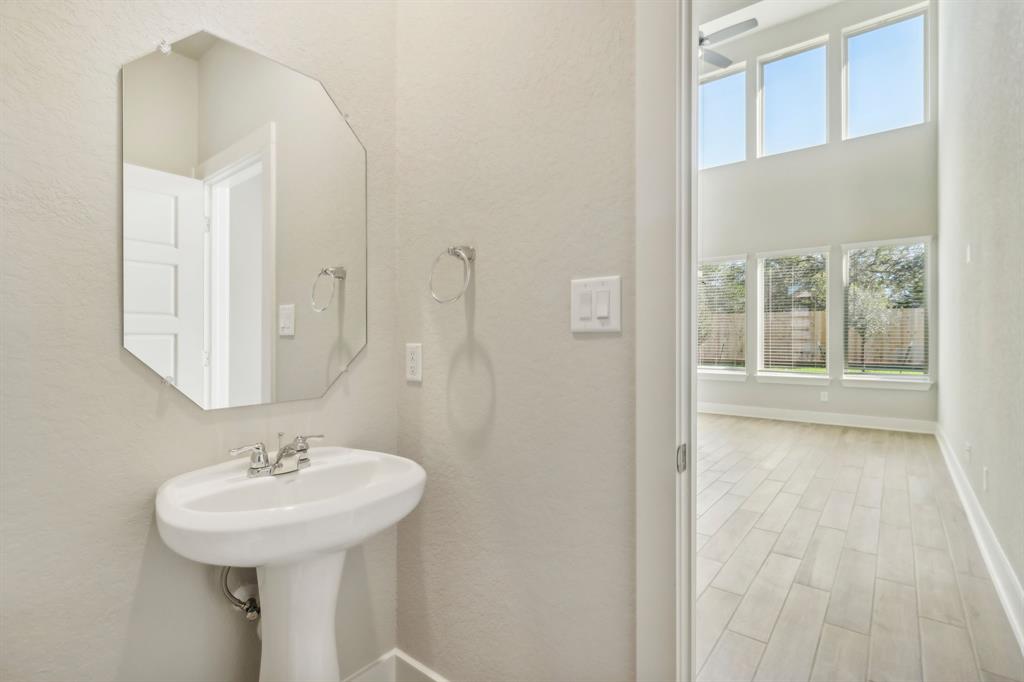 1627 Shae Oak Lane, Conroe, Texas image 17