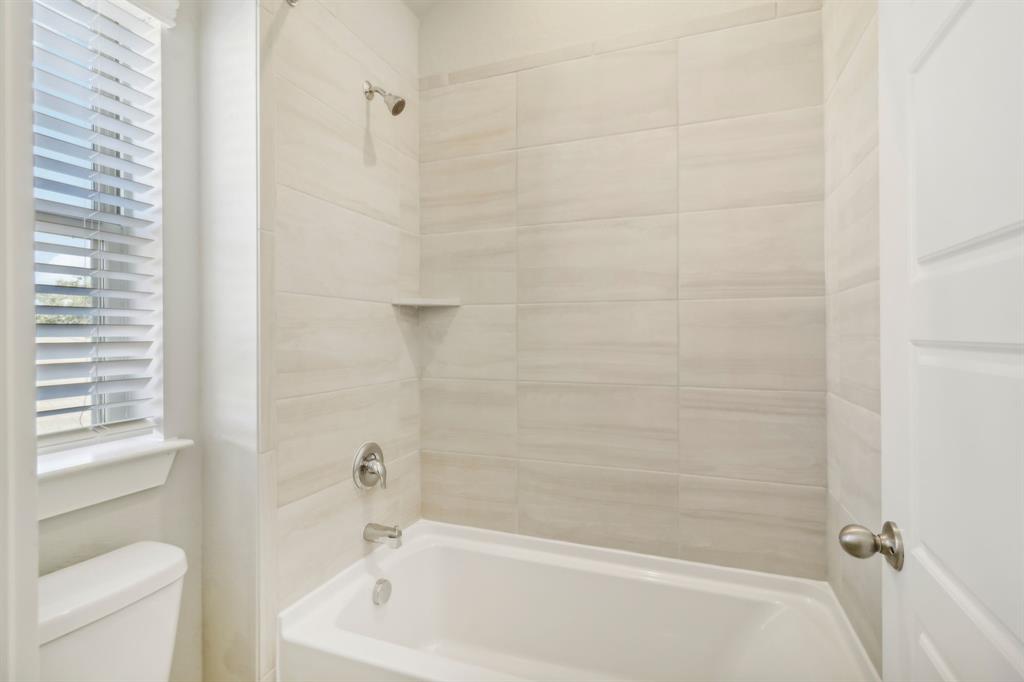 1627 Shae Oak Lane, Conroe, Texas image 43