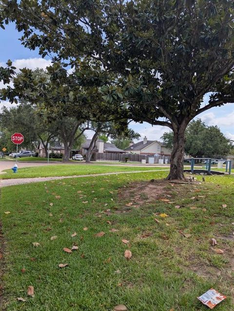 Photo of 9103 Belle Glen Drive, Houston, TX 77099 (MLS # 67486073)