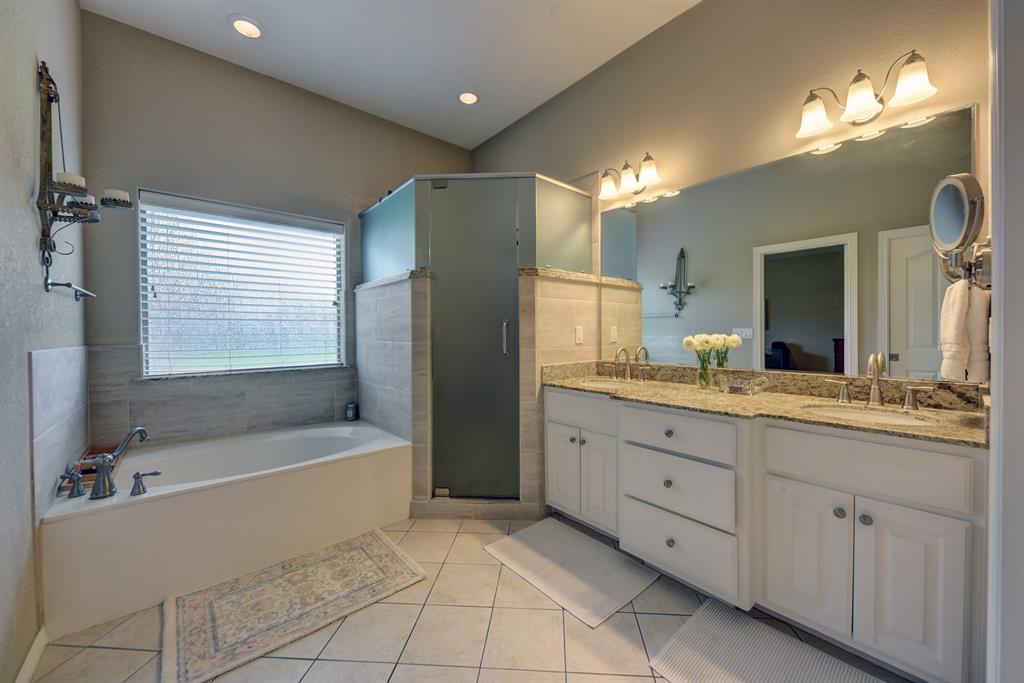 304 Whispering Oak Circle, Brenham, Texas image 15
