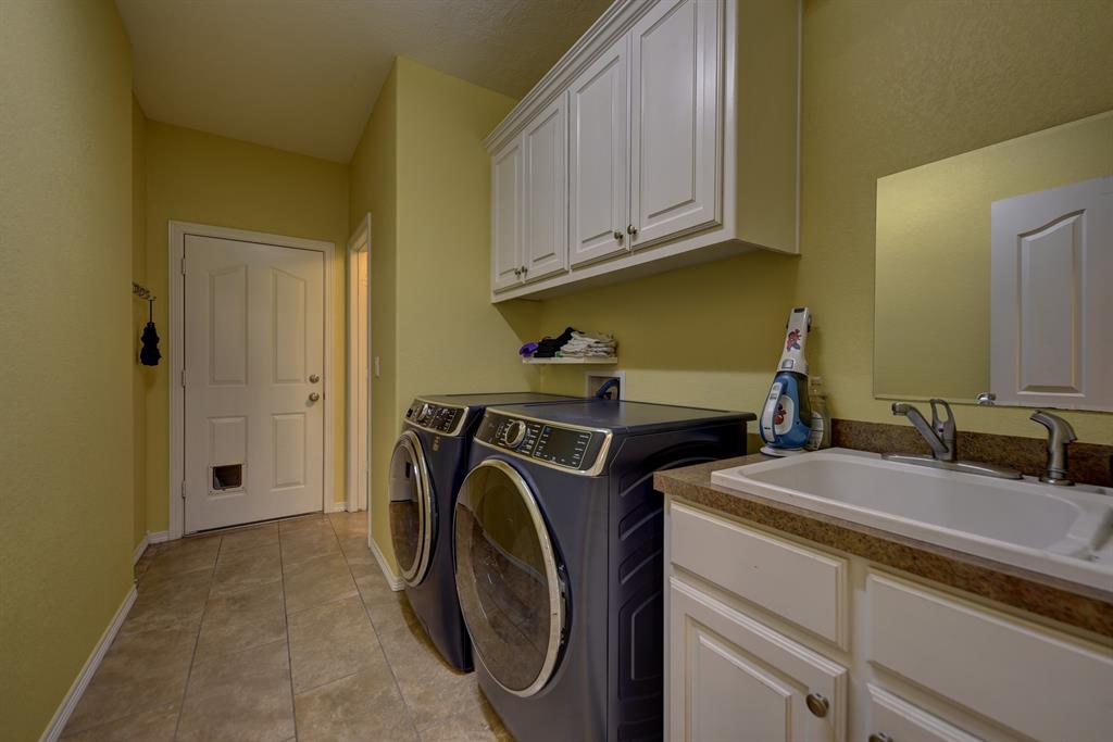 304 Whispering Oak Circle, Brenham, Texas image 25