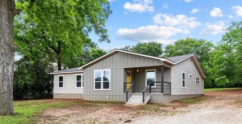 Photo of 601 N 4th Street, Crockett, TX 75835 (MLS # 61209271)