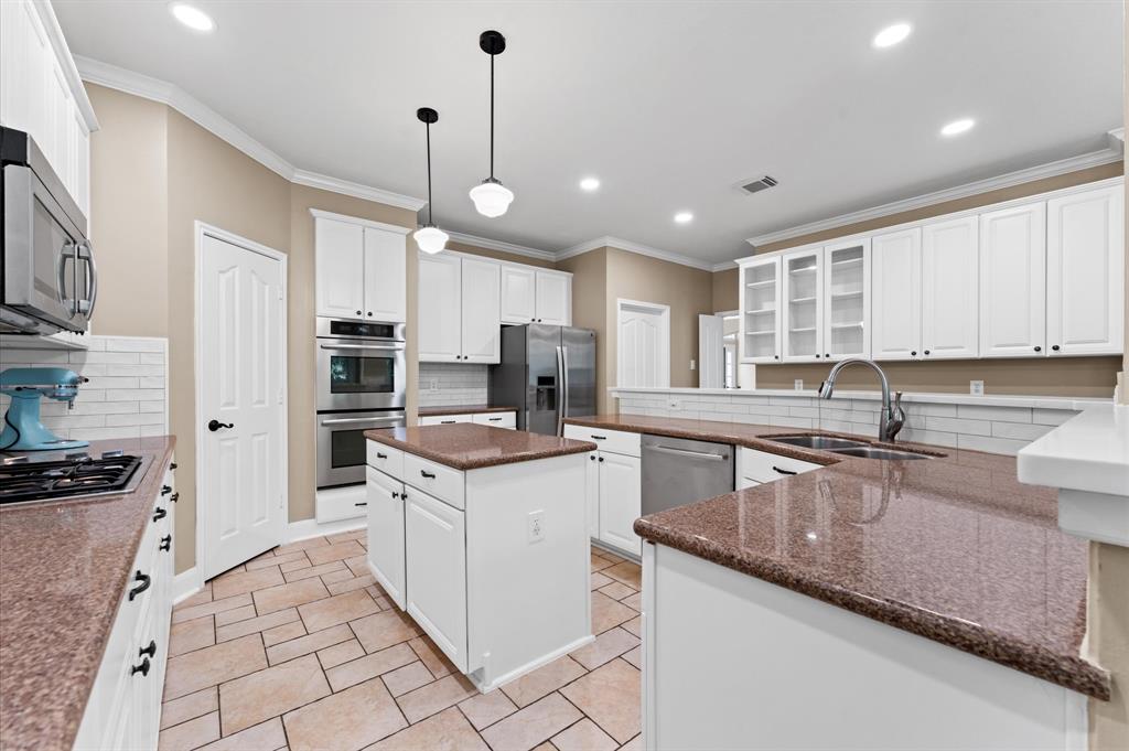 83 Pleasant Bend Bnd, The Woodlands, Texas image 11