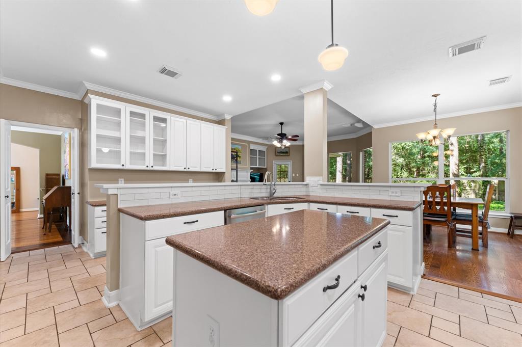 83 Pleasant Bend Bnd, The Woodlands, Texas image 10